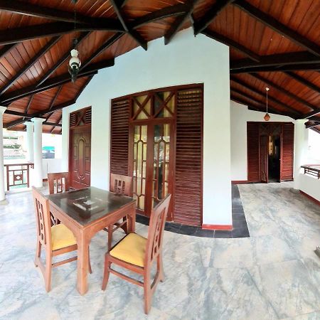 Eramudugaha Golden Relax Villa With Pool, Restaurant & European Service מראה חיצוני תמונה