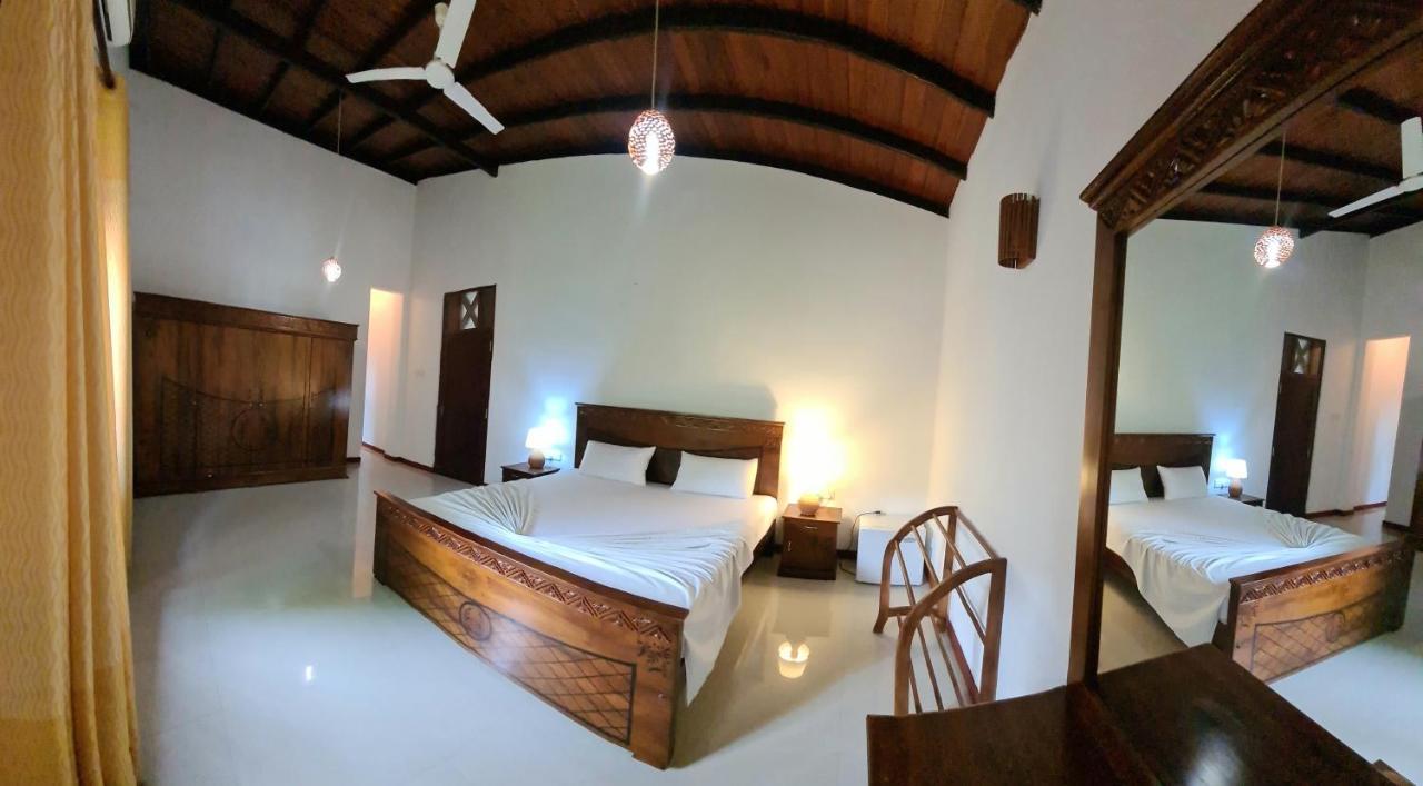 Eramudugaha Golden Relax Villa With Pool, Restaurant & European Service מראה חיצוני תמונה
