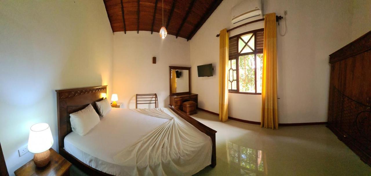 Eramudugaha Golden Relax Villa With Pool, Restaurant & European Service מראה חיצוני תמונה